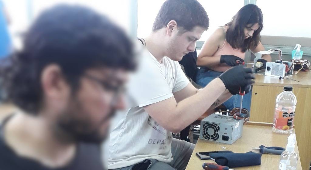 Comenzaron las clases del curso básico de Armado y Reparación de PC.